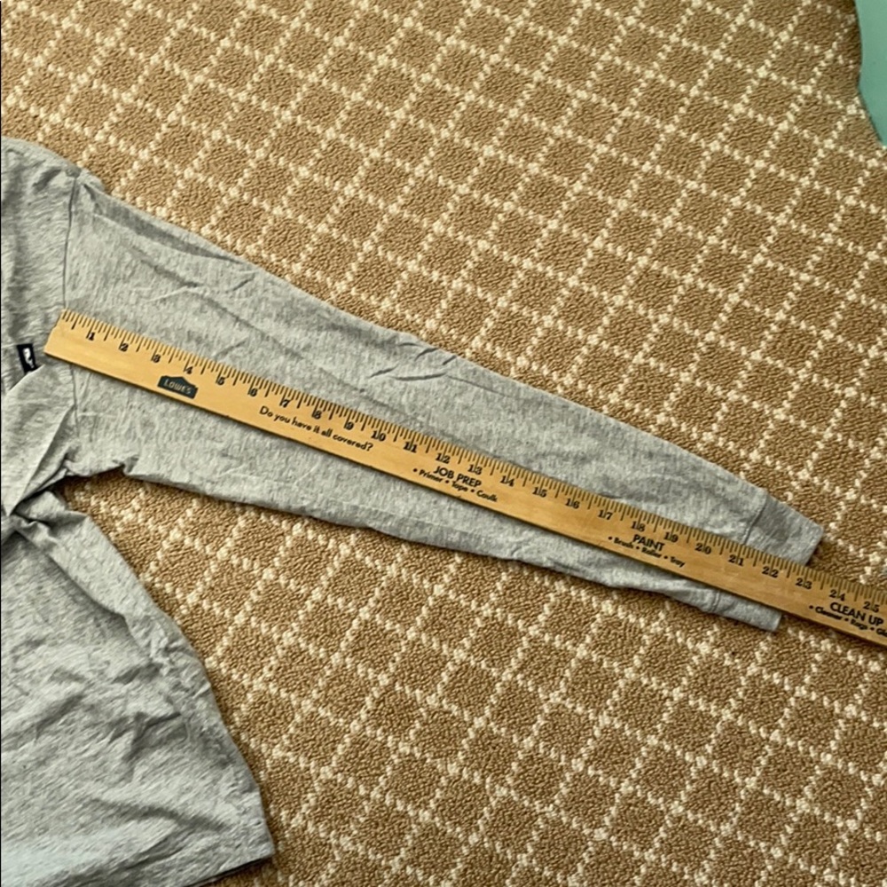 Men’s Vineyard Vines Front Pocket Long-Sleeve - Picture 6 of 6